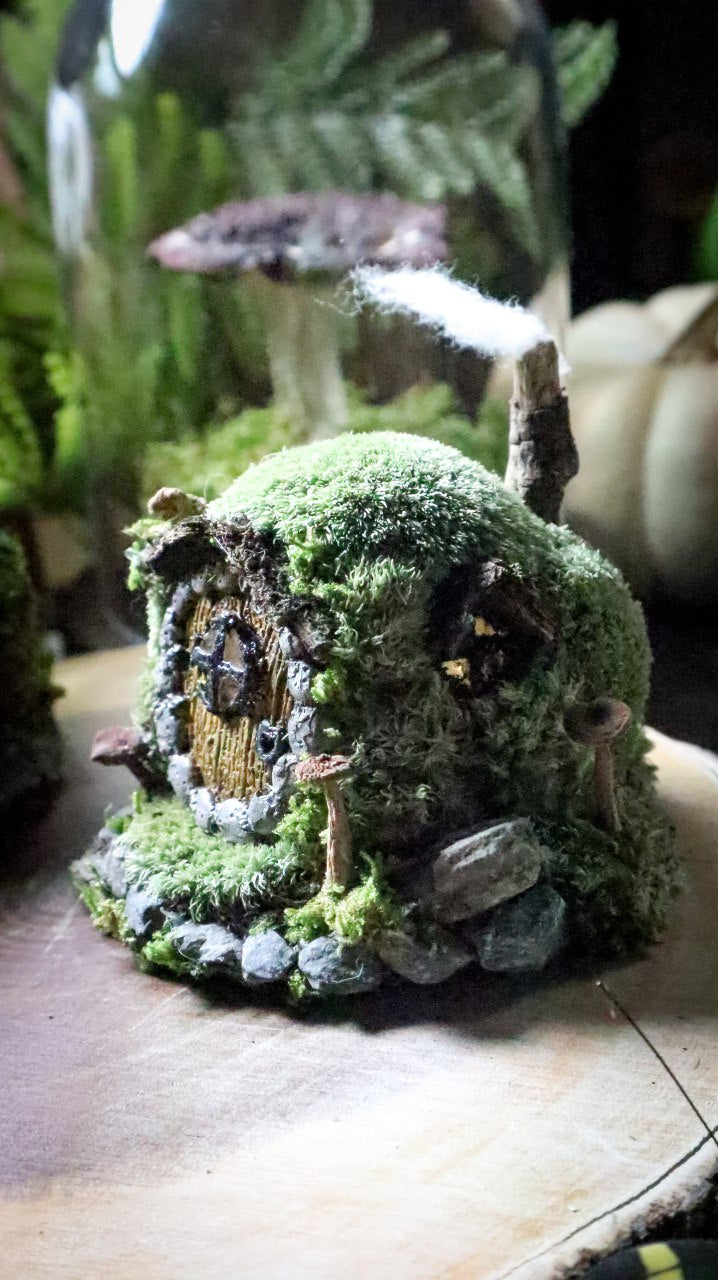 Hobbit Home 'Yellow Door'