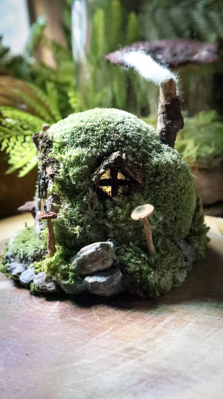 Hobbit Home 'Yellow Door'