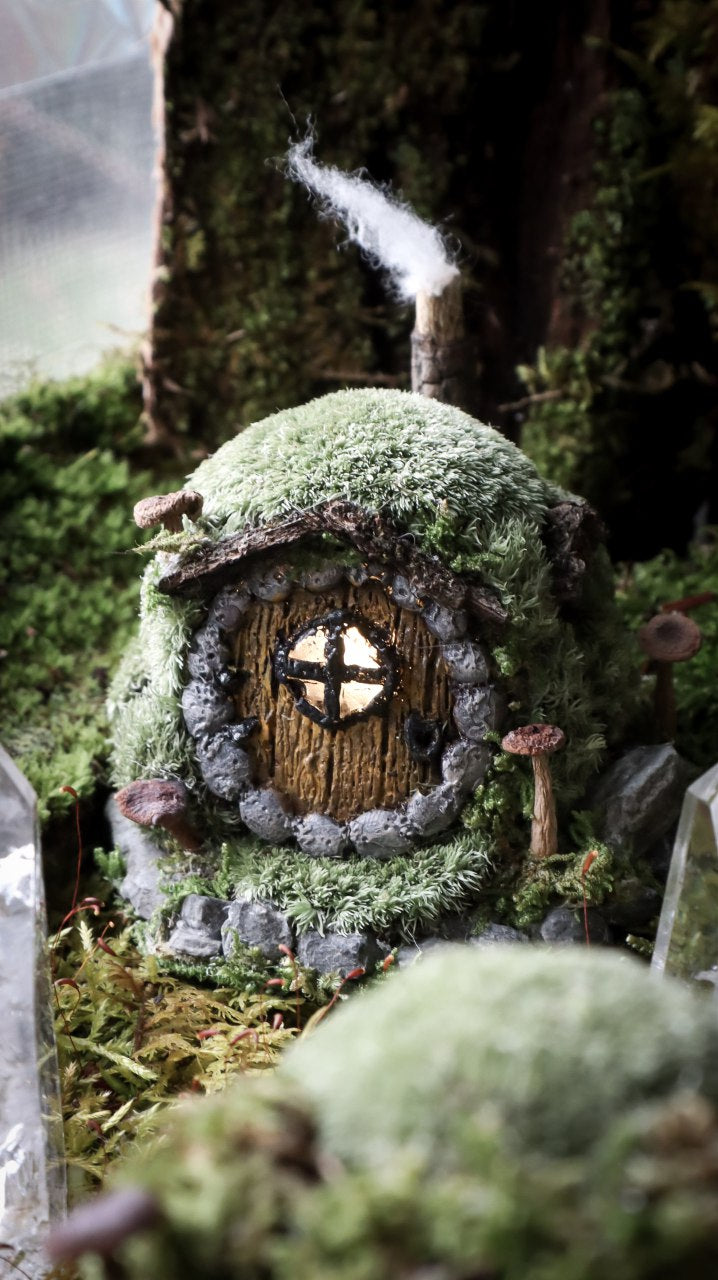 Hobbit Home 'Yellow Door'