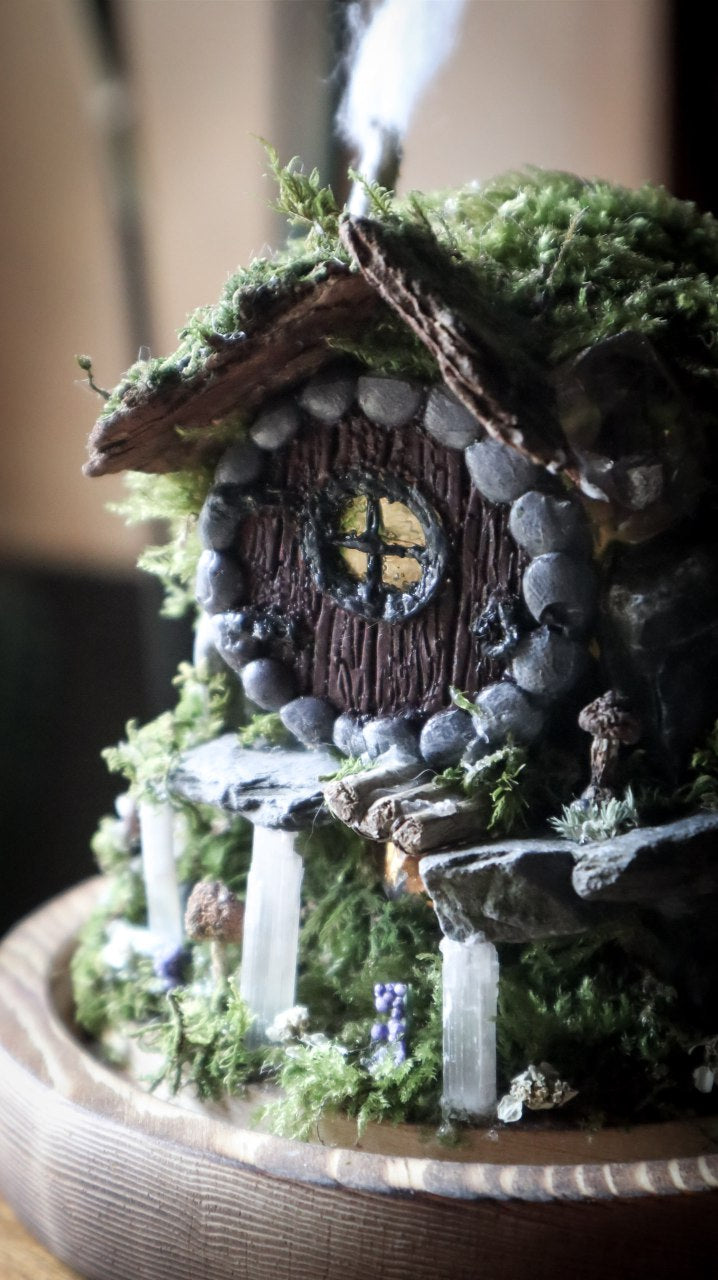 Hobbit Home 'Red Door'