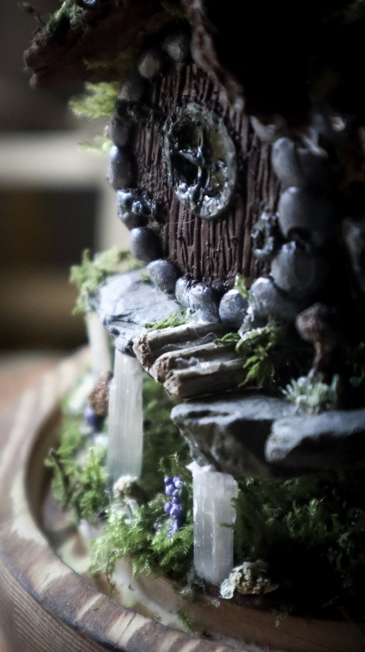 Hobbit Home 'Red Door'