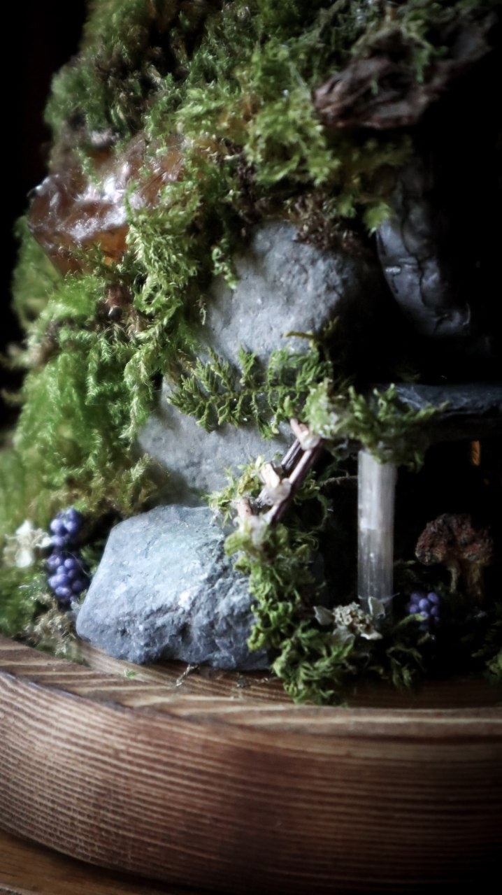 Hobbit Home 'Red Door'